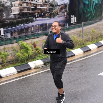 Runner Photo 7947033