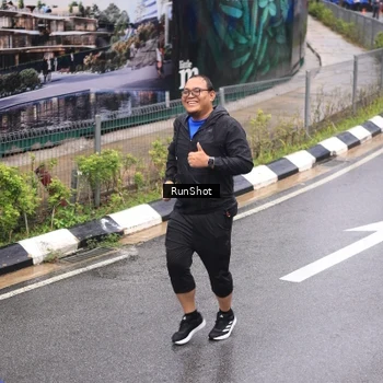 Runner Photo 7947035