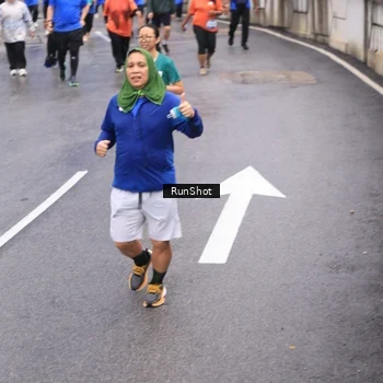 Runner Photo 7947050