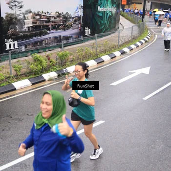 Runner Photo 7947068