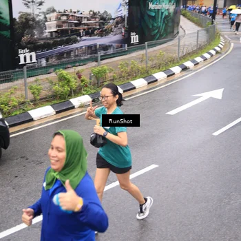 Runner Photo 7947070