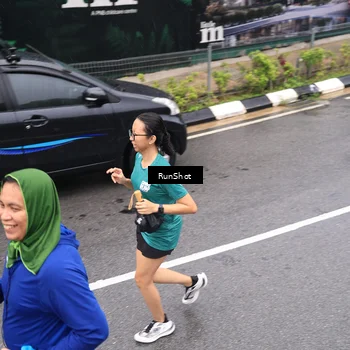 Runner Photo 7947073