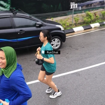Runner Photo 7947074