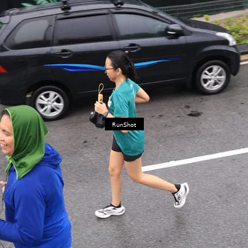Runner Photo 7947080