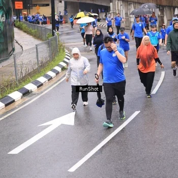 Runner Photo 7947101