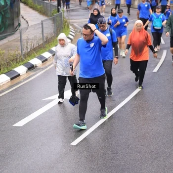 Runner Photo 7947110