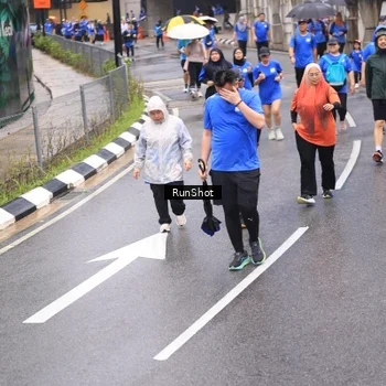 Runner Photo 7947113