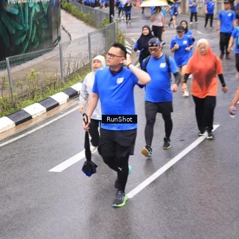 Runner Photo 7947115