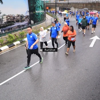 Runner Photo 7947132