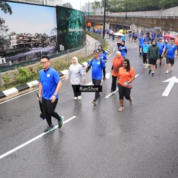 Runner Photo 7947135
