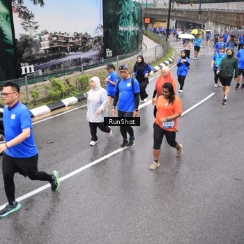 Runner Photo 7947146