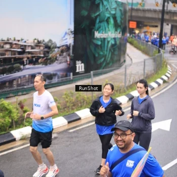 Runner Photo 7947295