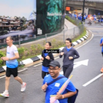 Runner Photo 7947296