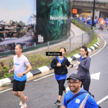 Runner Photo 7947301
