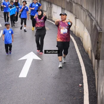 Runner Photo 7947393