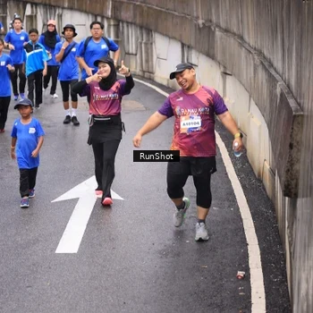Runner Photo 7947403