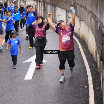 Runner Photo 7947407