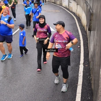 Runner Photo 7947443