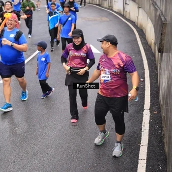 Runner Photo 7947444