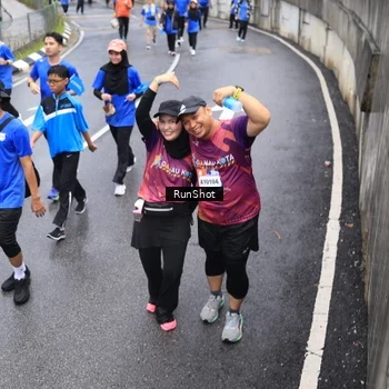 Runner Photo 7947524