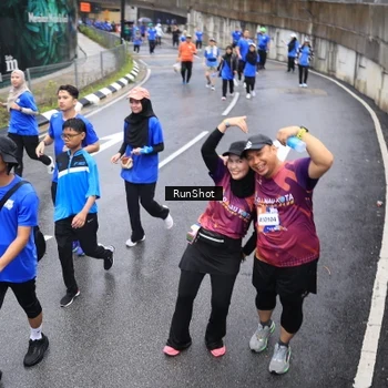 Runner Photo 7947525