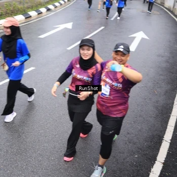 Runner Photo 7947540