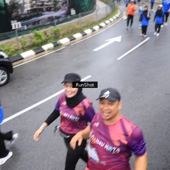 Runner Photo 7947550