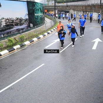 Runner Photo 7947569