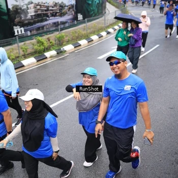 Runner Photo 7947811