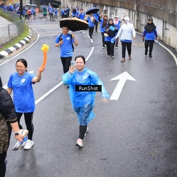 Runner Photo 7947875