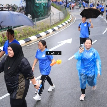 Runner Photo 7947884