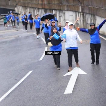 Runner Photo 7947898