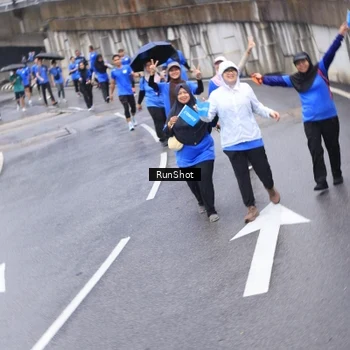 Runner Photo 7947900