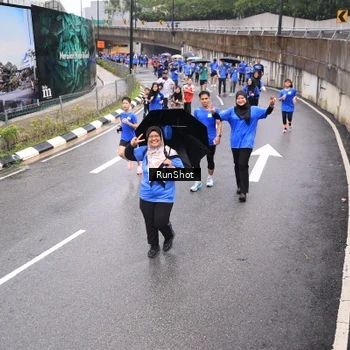 Runner Photo 7948002