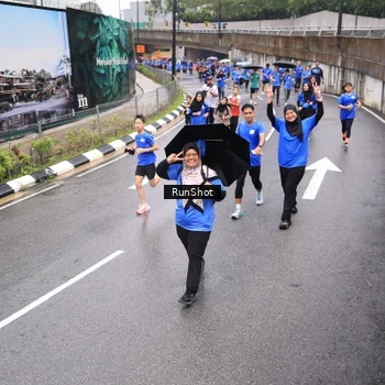 Runner Photo 7948017