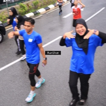 Runner Photo 7948042