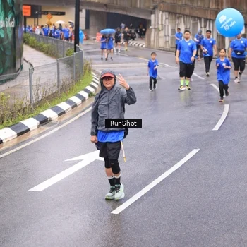Runner Photo 7948049