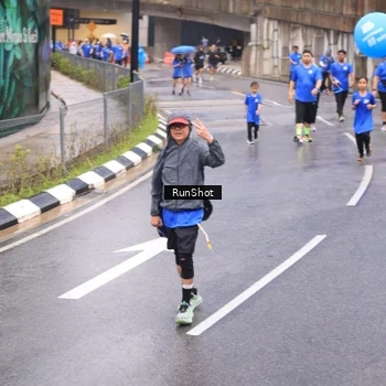 Runner Photo 7948053