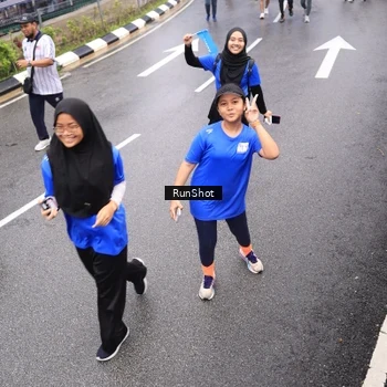 Runner Photo 7948074