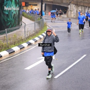 Runner Photo 7948092