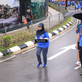 Runner Photo 7948132