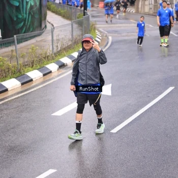 Runner Photo 7948140