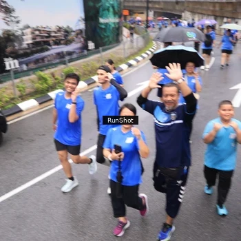 Runner Photo 7948201