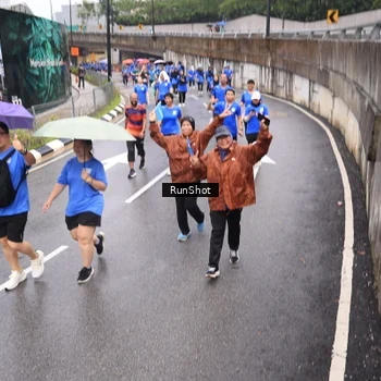 Runner Photo 7948275