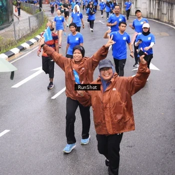 Runner Photo 7948281