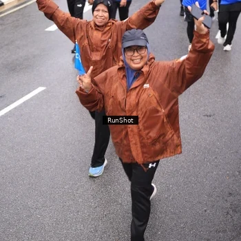 Runner Photo 7948293