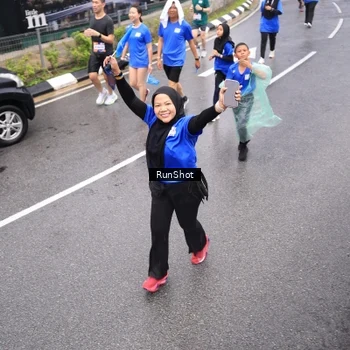 Runner Photo 7948373