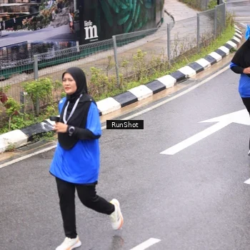 Runner Photo 7948420