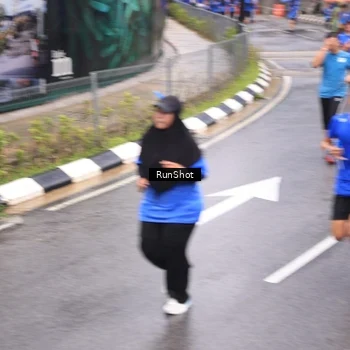 Runner Photo 7948425