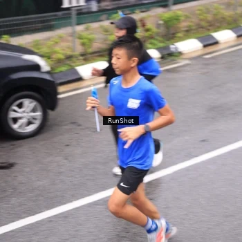 Runner Photo 7948442